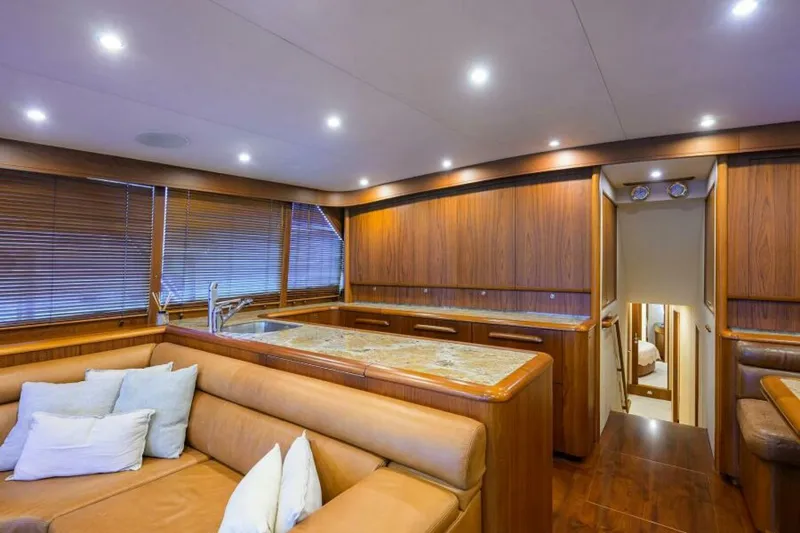 Slide: The Image of Merritt Yachts 72 Convertible 2004 - 7