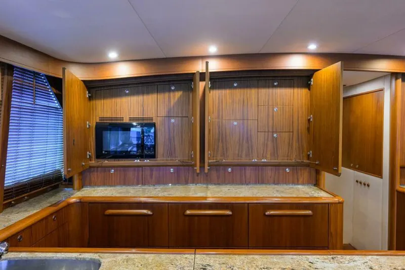Slide: The Image of Merritt Yachts 72 Convertible 2004 - 8
