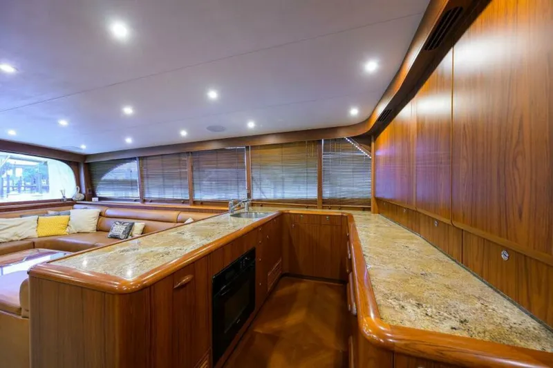 Slide: The Image of Merritt Yachts 72 Convertible 2004 - 9