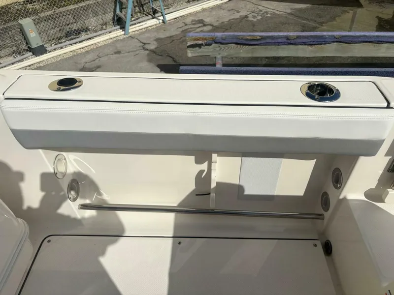 Slide: The Image of Robalo R247 Dual Console 2021 - 24