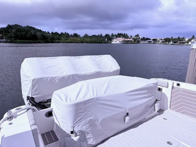 Slide: The Image of Carver Yachts 43 Motor Yacht 2006 - 10