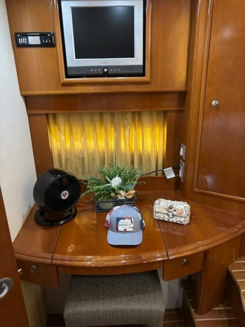 Slide: The Image of Carver Yachts 43 Motor Yacht 2006 - 109