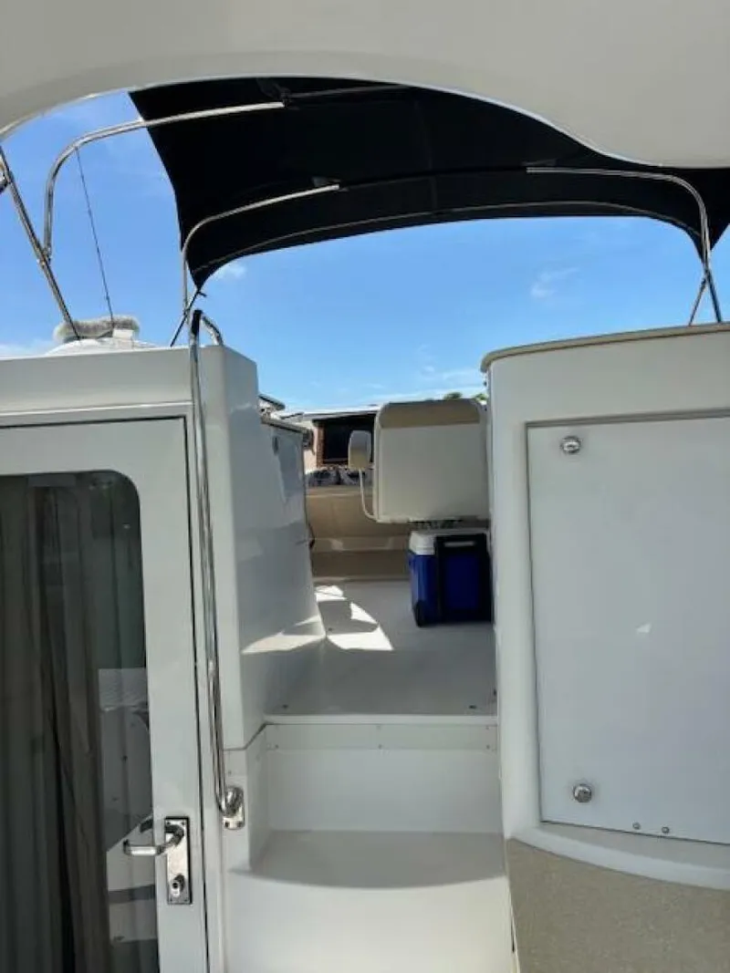 Slide: The Image of Carver Yachts 43 Motor Yacht 2006 - 20