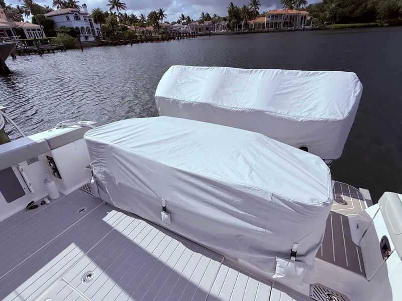 Slide: The Image of Carver Yachts 43 Motor Yacht 2006 - 23