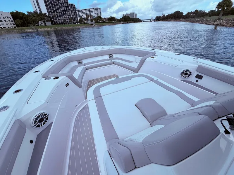 Slide: The Image of Carver Yachts 43 Motor Yacht 2006 - 24