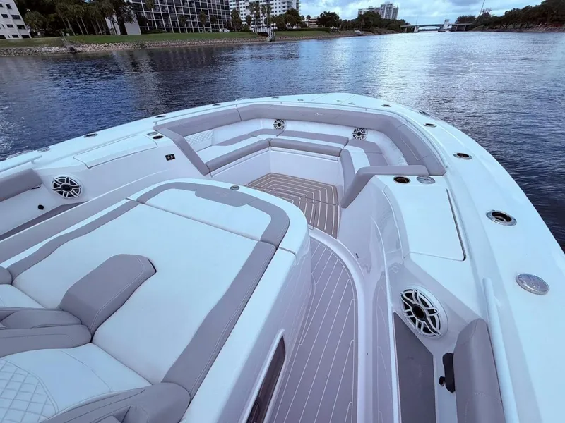 Slide: The Image of Carver Yachts 43 Motor Yacht 2006 - 32
