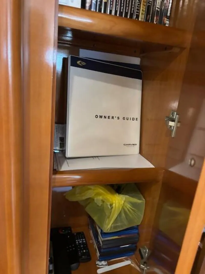 Slide: The Image of Carver Yachts 43 Motor Yacht 2006 - 85