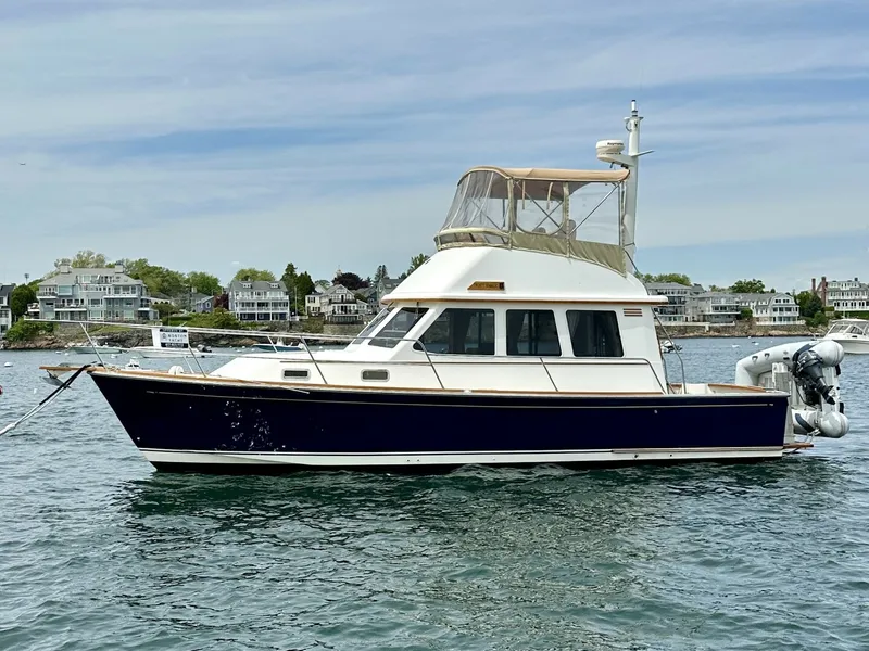 The Image of Sabreline 36 Flybridge 2002 - 0