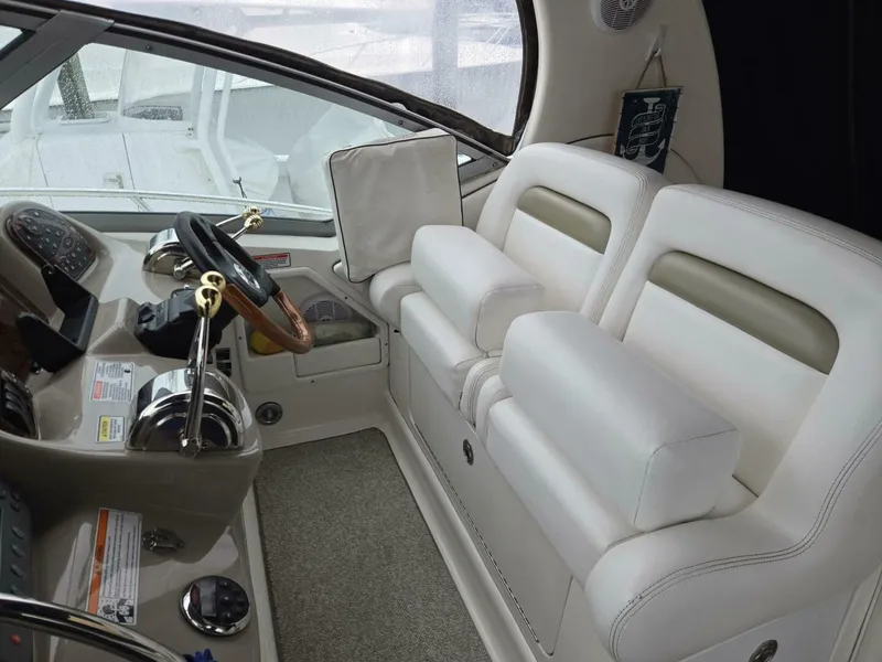 Slide: The Image of Sea Ray 320 Sundancer 2006 - 17