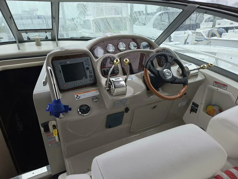 Slide: The Image of Sea Ray 320 Sundancer 2006 - 2