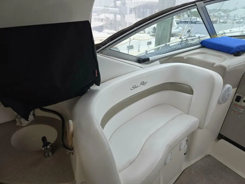 Slide: The Image of Sea Ray 320 Sundancer 2006 - 22