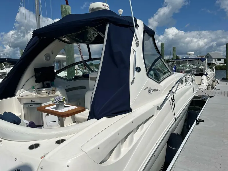 Slide: The Image of Sea Ray 320 Sundancer 2006 - 4