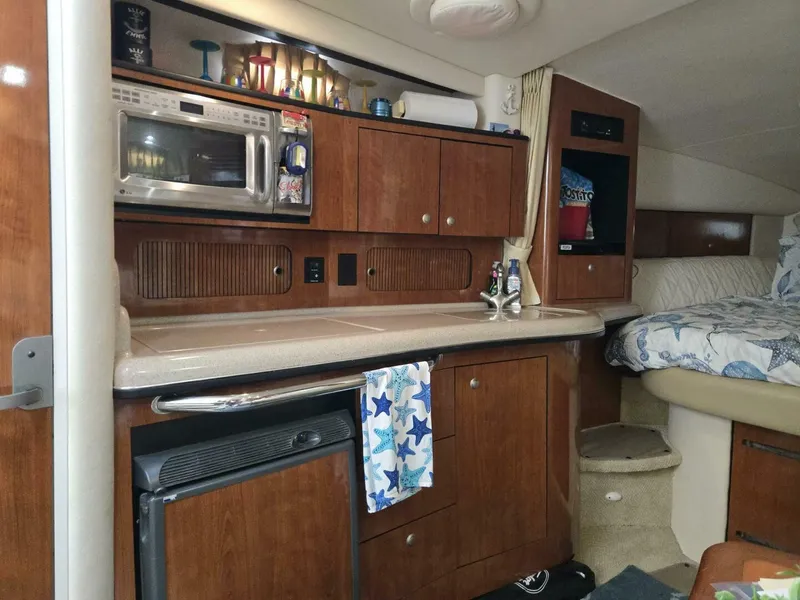 Slide: The Image of Sea Ray 320 Sundancer 2006 - 5