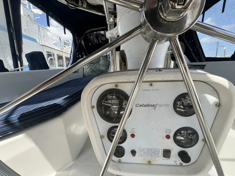 Slide: The Image of Catalina 42 MK II 1999 - 14