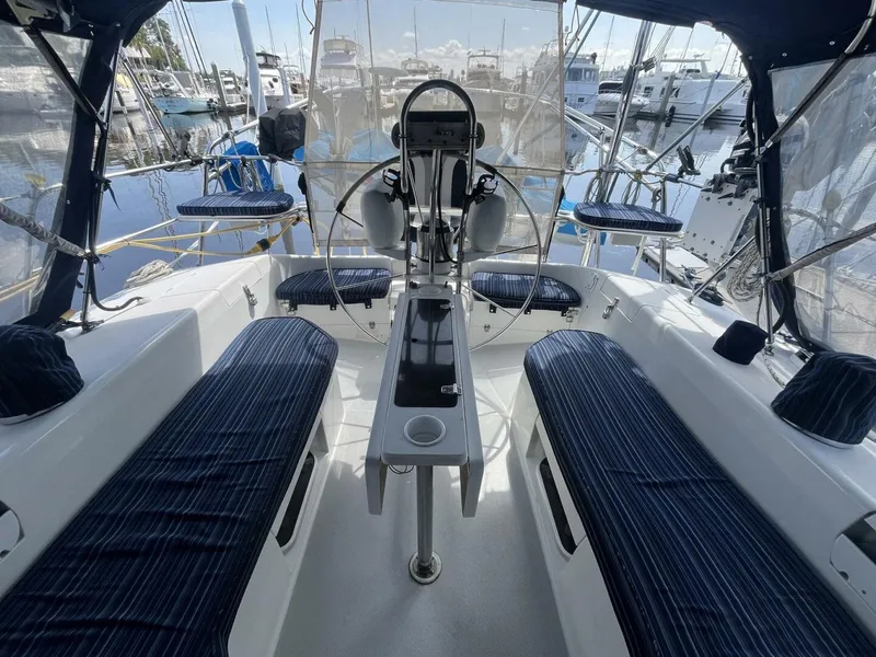 Slide: The Image of Catalina 42 MK II 1999 - 9