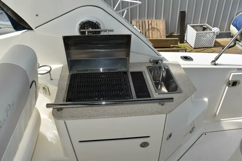 Slide: The Image of Sea Ray 310 Sundancer 2011 - 14