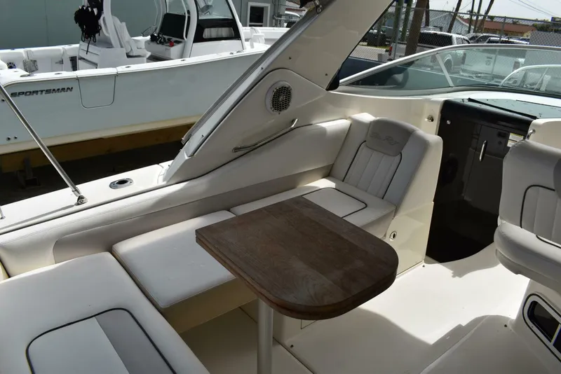 Slide: The Image of Sea Ray 310 Sundancer 2011 - 17