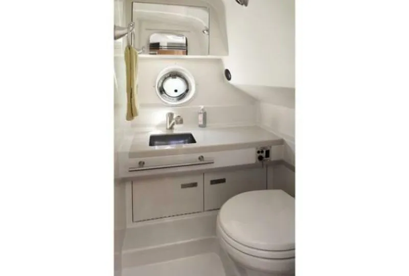 Slide: The Image of Sea Ray 310 Sundancer 2011 - 41
