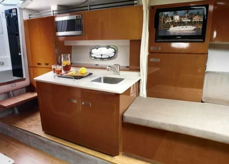 Slide: The Image of Sea Ray 310 Sundancer 2011 - 42