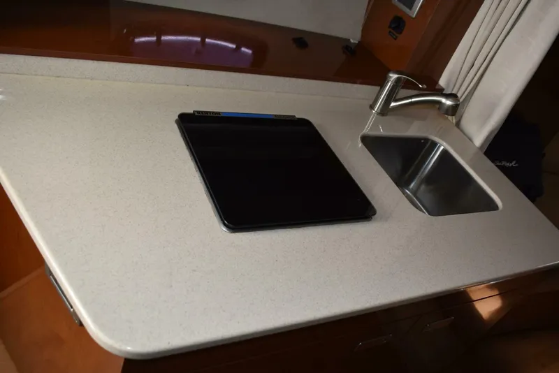 Slide: The Image of Sea Ray 310 Sundancer 2011 - 44