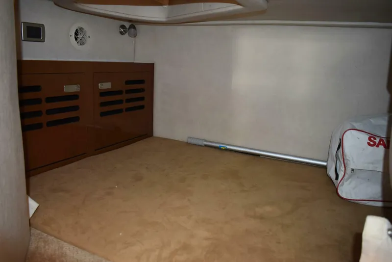 Slide: The Image of Sea Ray 310 Sundancer 2011 - 48