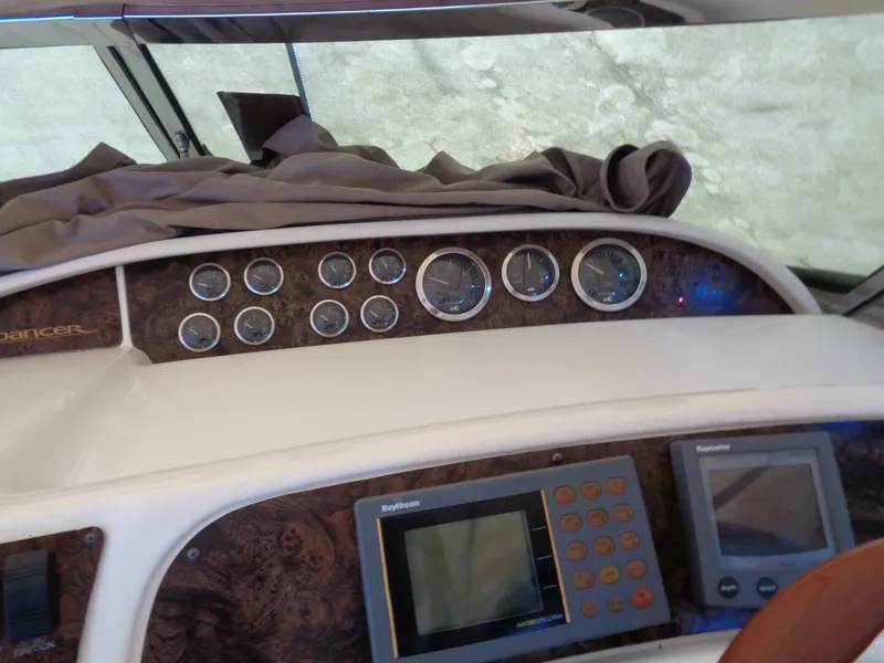 Slide: The Image of Sea Ray 370 Sundancer 1997 - 11