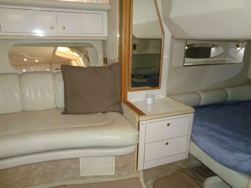 Slide: The Image of Sea Ray 370 Sundancer 1997 - 16