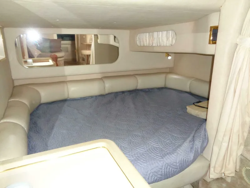 Slide: The Image of Sea Ray 370 Sundancer 1997 - 17
