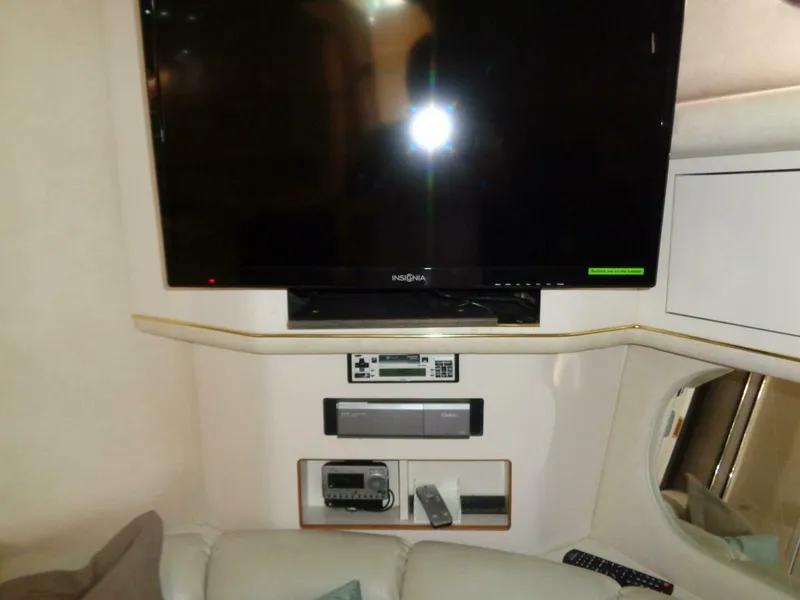 Slide: The Image of Sea Ray 370 Sundancer 1997 - 18
