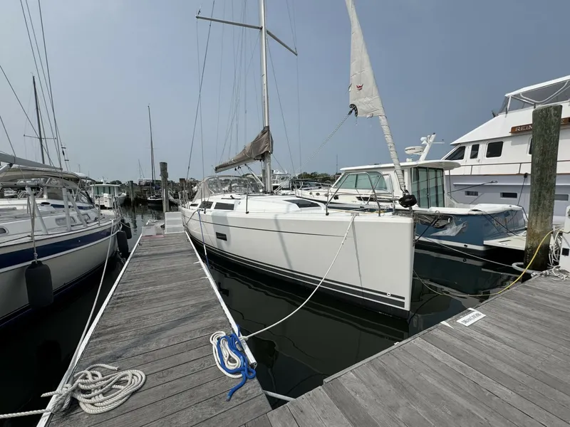 Slide: The Image of Hanse 348 2018 - 11