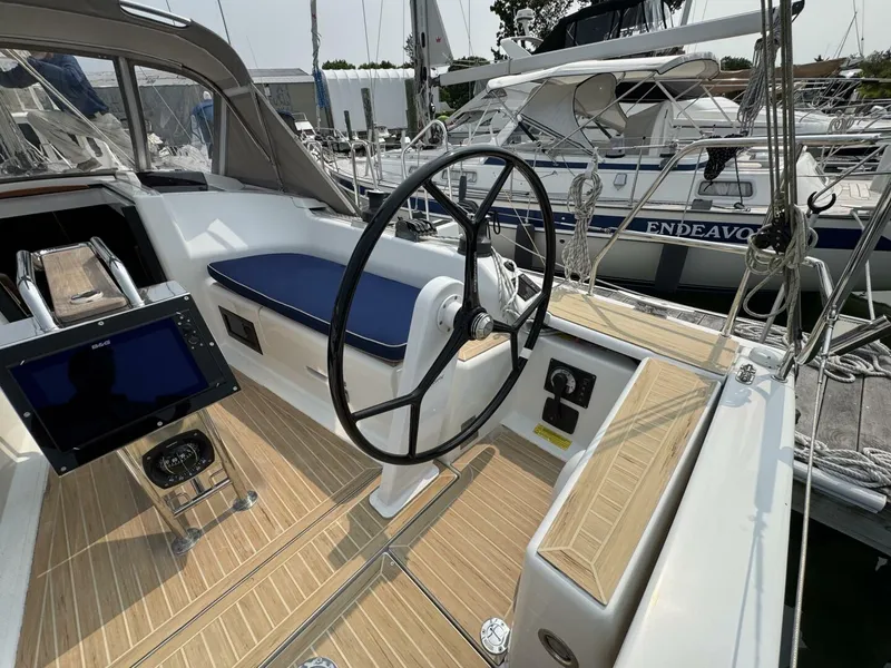 Slide: The Image of Hanse 348 2018 - 19
