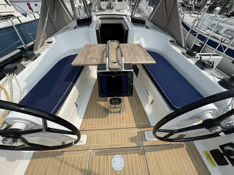 Slide: The Image of Hanse 348 2018 - 29