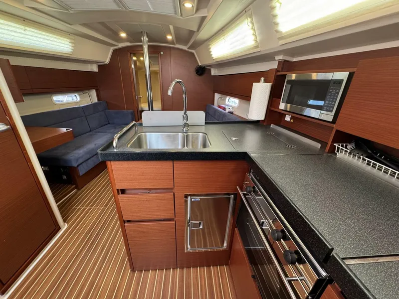 Slide: The Image of Hanse 348 2018 - 43