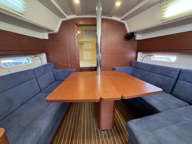 Slide: The Image of Hanse 348 2018 - 70