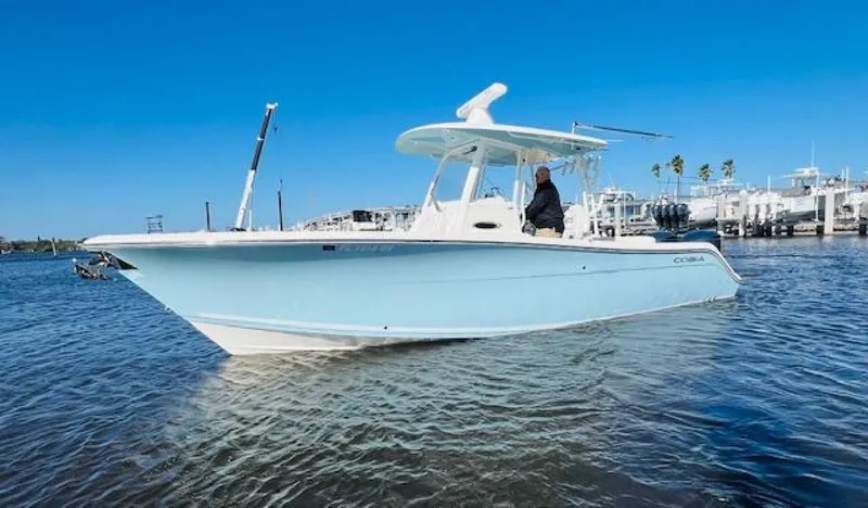 The Image of Cobia 301 Center Console 2021 - 0