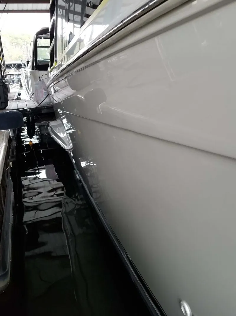 Slide: The Image of Carver Yachts 360 Sport Sedan 2004 - 17