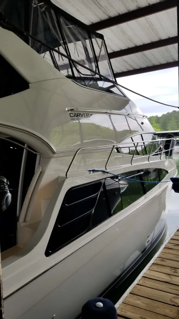 Slide: The Image of Carver Yachts 360 Sport Sedan 2004 - 20