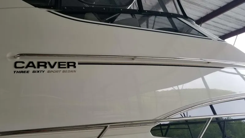 Slide: The Image of Carver Yachts 360 Sport Sedan 2004 - 21