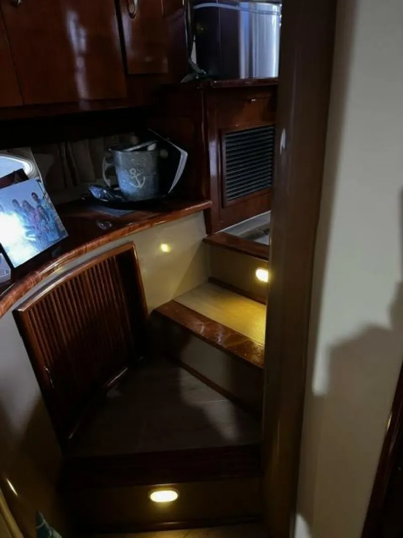 Slide: The Image of Carver Yachts 360 Sport Sedan 2004 - 28