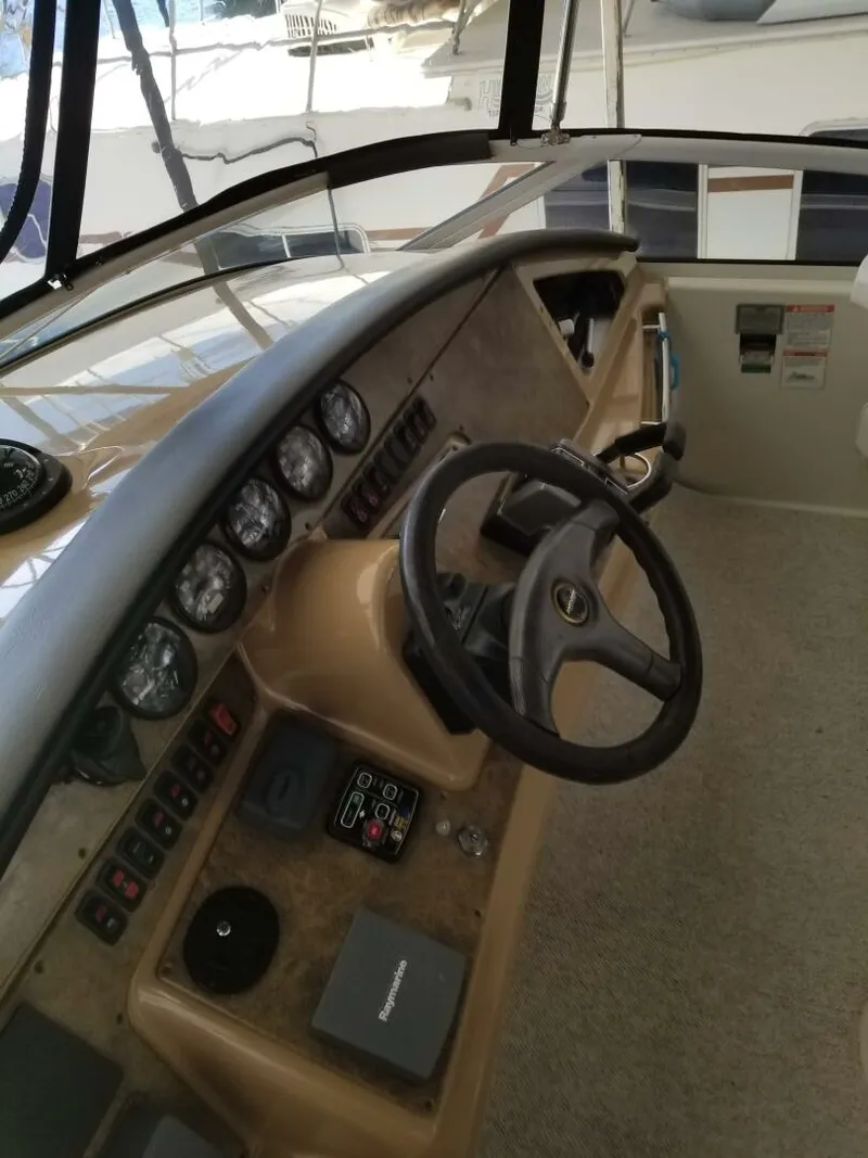 Slide: The Image of Carver Yachts 360 Sport Sedan 2004 - 9