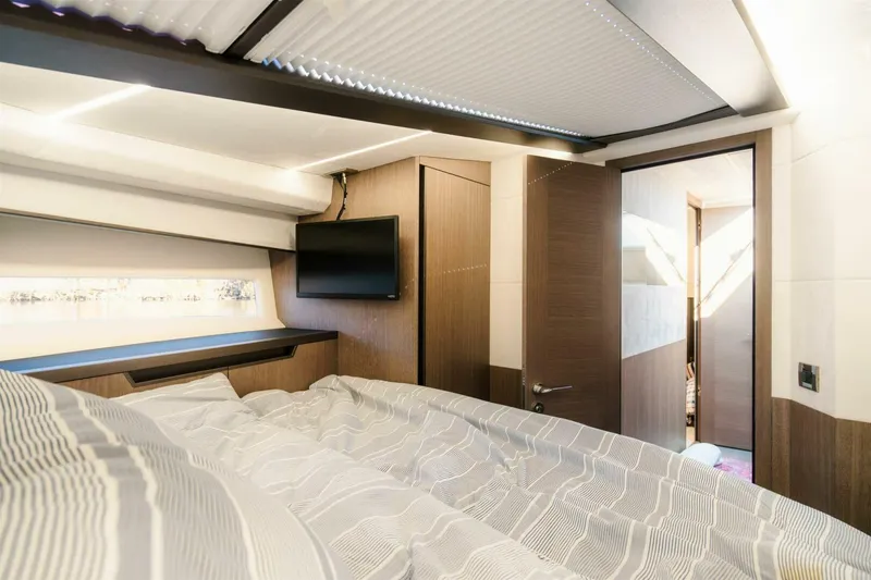Slide: The Image of Galeon 425 HTS 2023 - 16