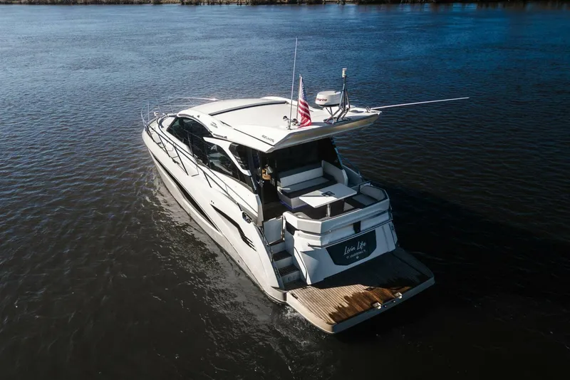 Slide: The Image of Galeon 425 HTS 2023 - 2