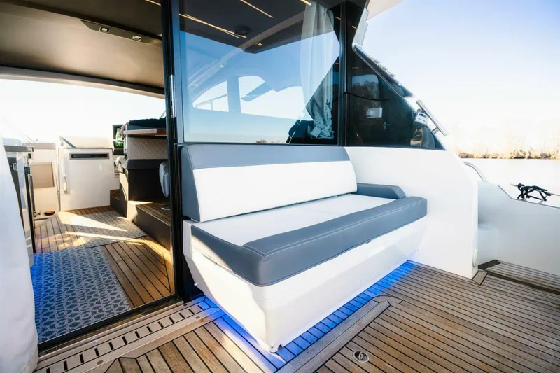 Slide: The Image of Galeon 425 HTS 2023 - 24