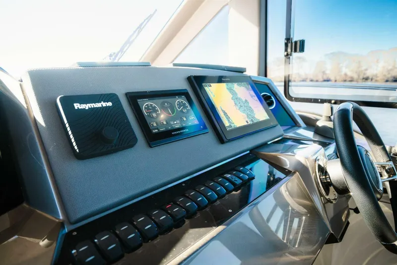 Slide: The Image of Galeon 425 HTS 2023 - 26