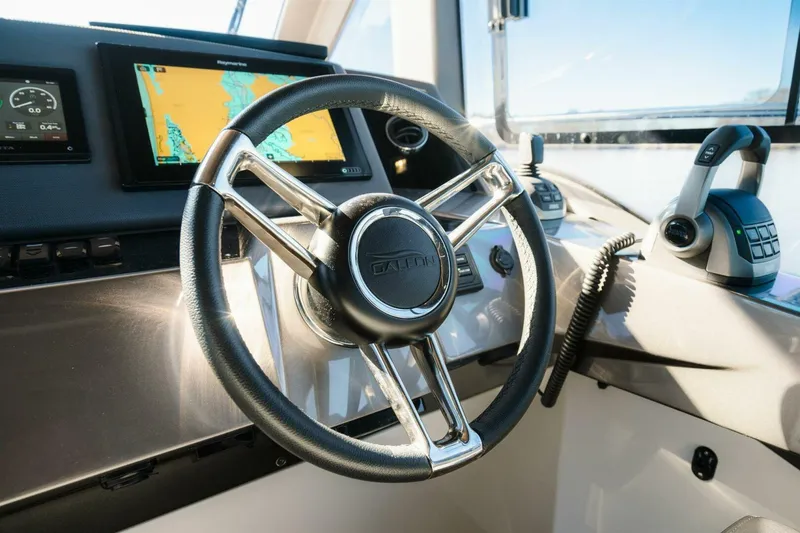 Slide: The Image of Galeon 425 HTS 2023 - 27