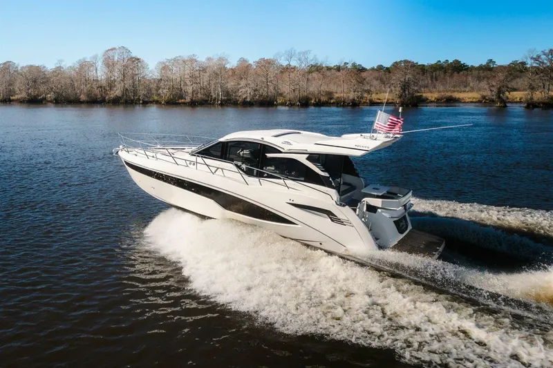 Slide: The Image of Galeon 425 HTS 2023 - 3
