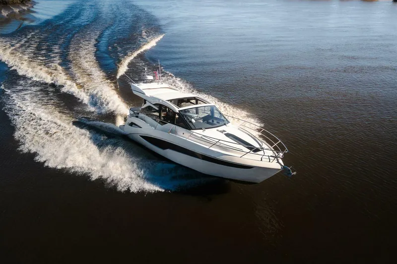Slide: The Image of Galeon 425 HTS 2023 - 4