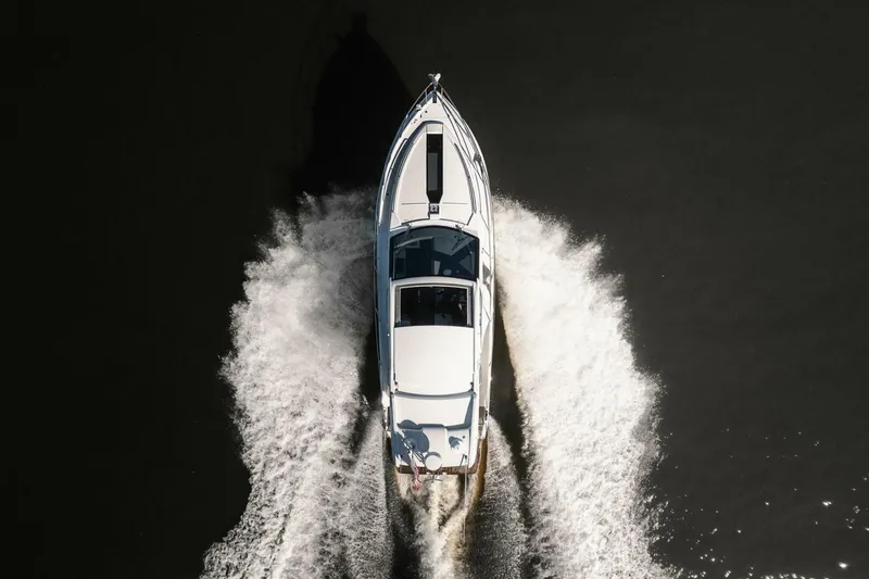Slide: The Image of Galeon 425 HTS 2023 - 6