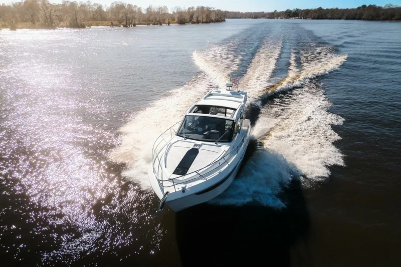 Slide: The Image of Galeon 425 HTS 2023 - 7
