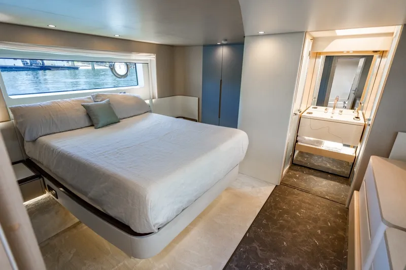 Slide: The Image of Azimut Fly 68 2023 - 15